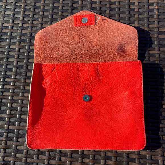 GAP Genuine Leather Envelope Clutch - Picture 6 of 6
